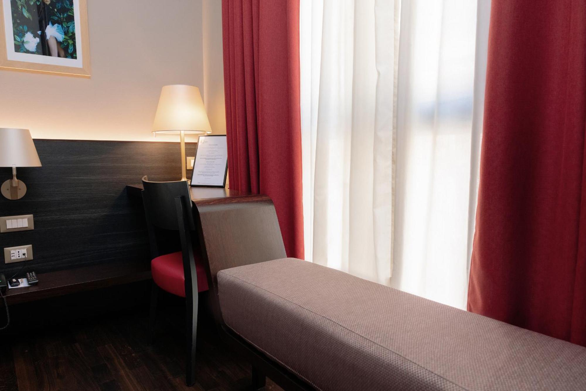 10 Keys Milano Hotel Екстериор снимка